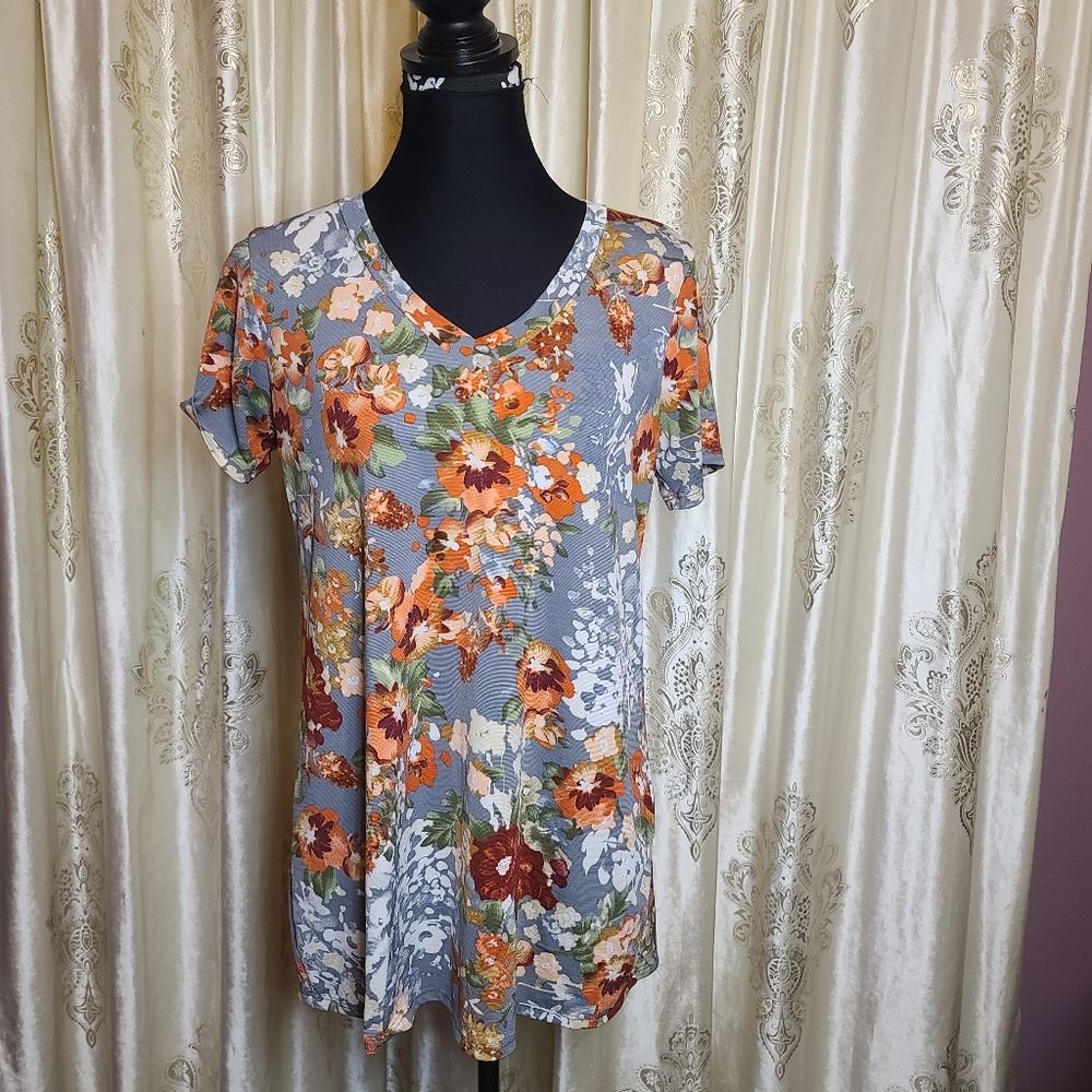 Heimish USA flower shirt